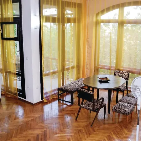 Five-bedroom Holiday In