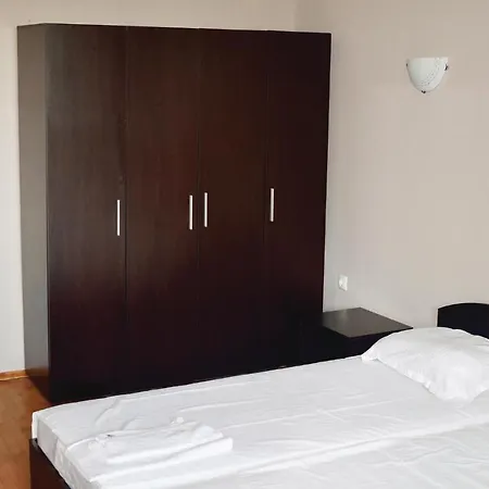 Five-bedroom Holiday In Holiday home