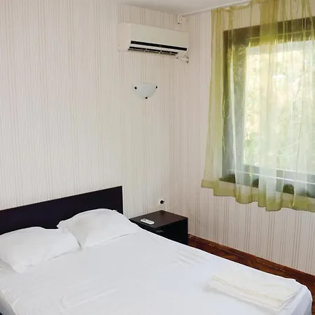 Five-bedroom Holiday In Varna